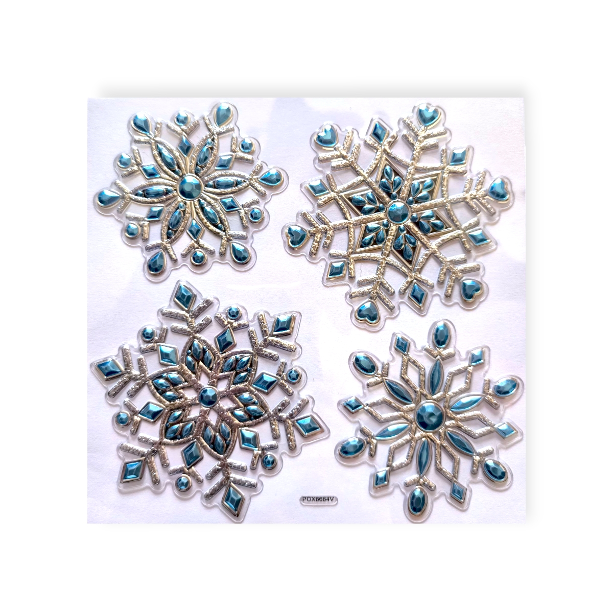 Karácsonyi ablakmatrica kék és ezüst hópelyhekkel 18x23 cm