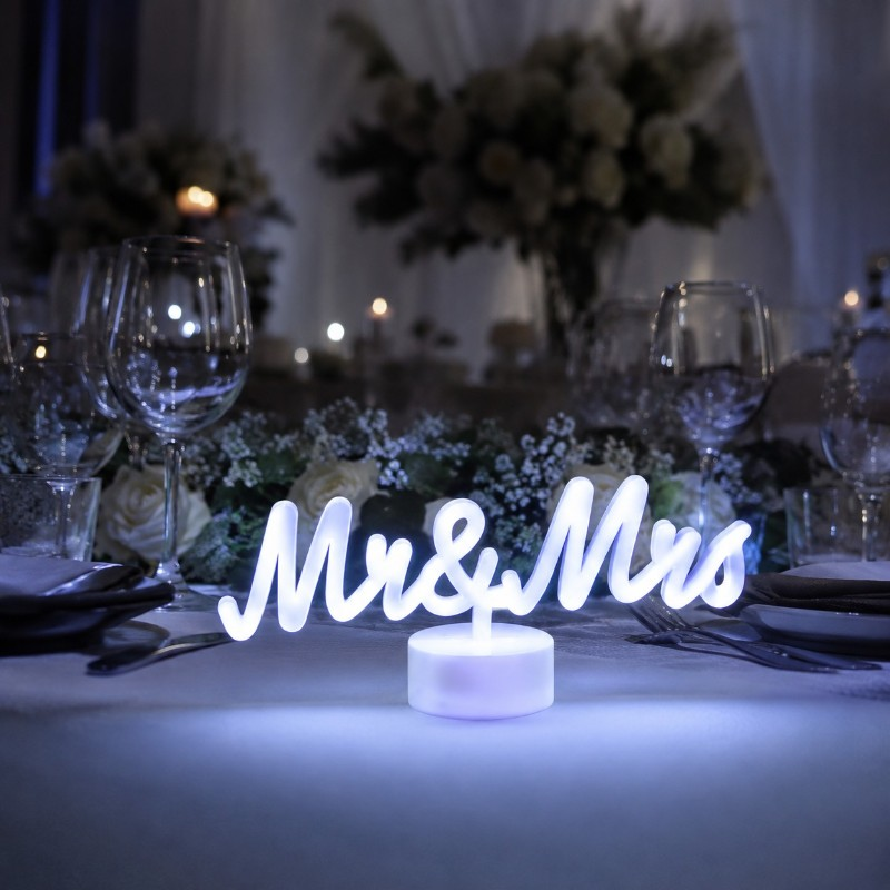 Mr&Mrs LED asztali lámpa fehér, elemes és USB-s
